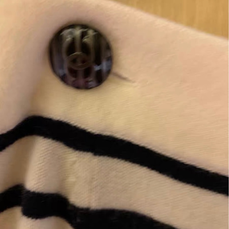 Chanel羊絨上衣38碼-1