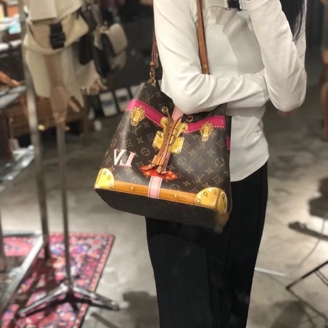 LV經典老花宮廷水桶肩背包26*26*17 98新配件塵袋