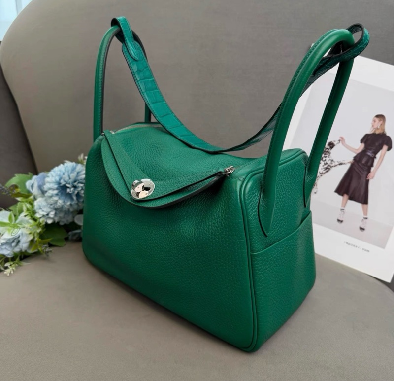 Hermes 愛馬仕 lindy 26 竹子綠銀扣 A刻 輕微使用痕跡-2