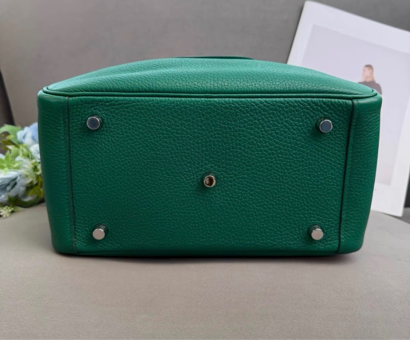 Hermes 愛馬仕 lindy 26 竹子綠銀扣 A刻 輕微使用痕跡-5