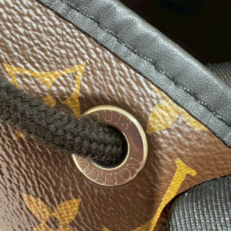 LV 老花 雙肩後背包-5