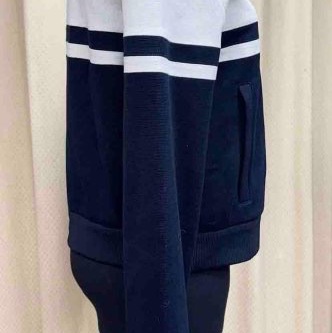 Gucci超時尚顯年輕的休閒拉鍊外套-2