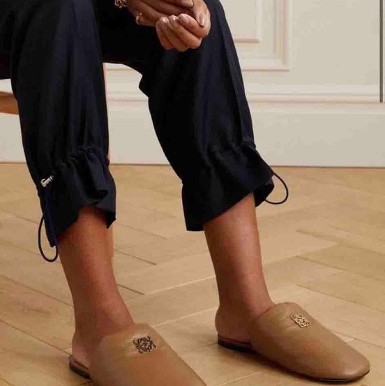 Loewe太可愛太可口的napa駝色麵包平底鞋-9