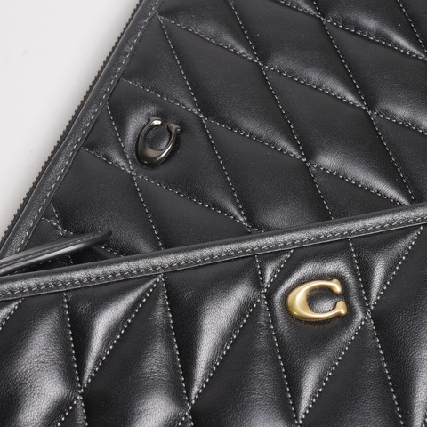 COACH POUCH 28 絎縫手拿包 一組2個