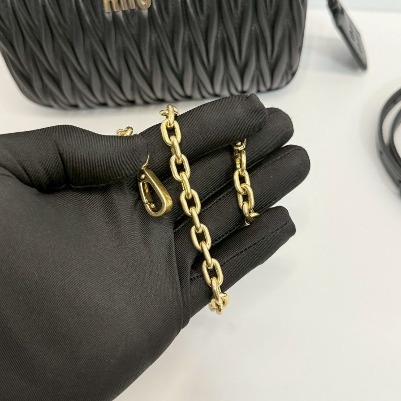 Miu Miu 三合一 hobo 黑金-9