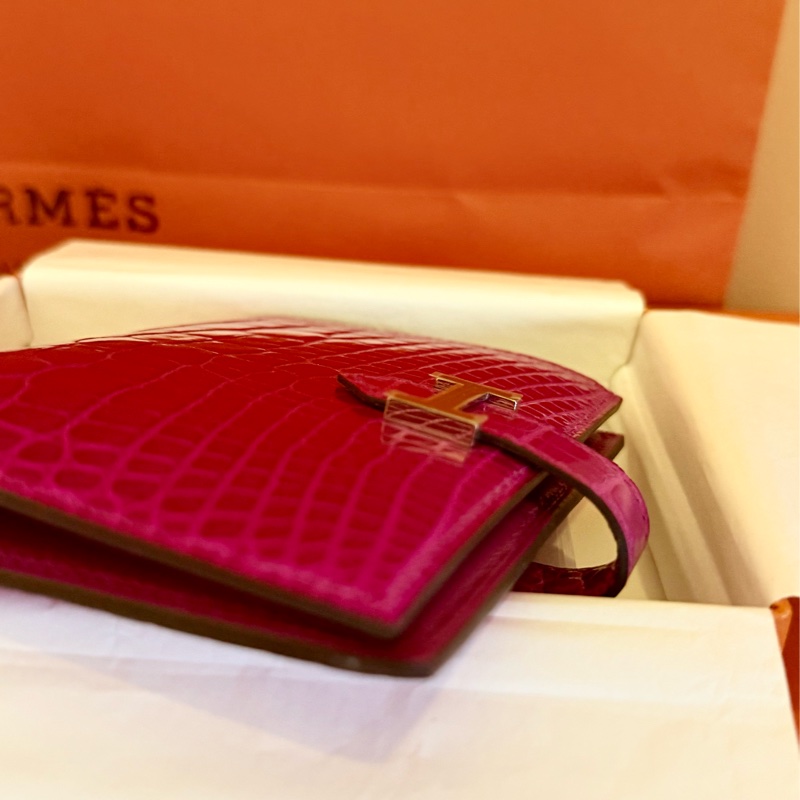 全新Hermès Bearn J5即天方夜譚紫(Violet Arah)銀扣方塊鱷🐊是一種極具女人味的粉紫色鱷魚皮。-6