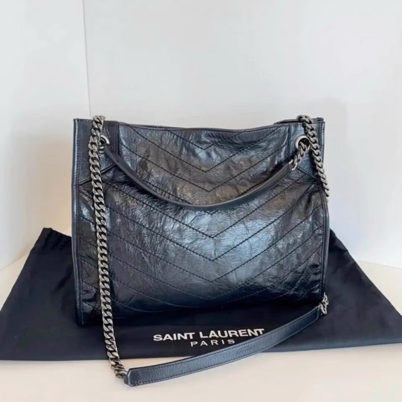 #🈶台灣購證 #🉑肩背 #櫃上🔟幾萬 Ysl Niki shopping bag黑銀油蠟牛皮托特包-4