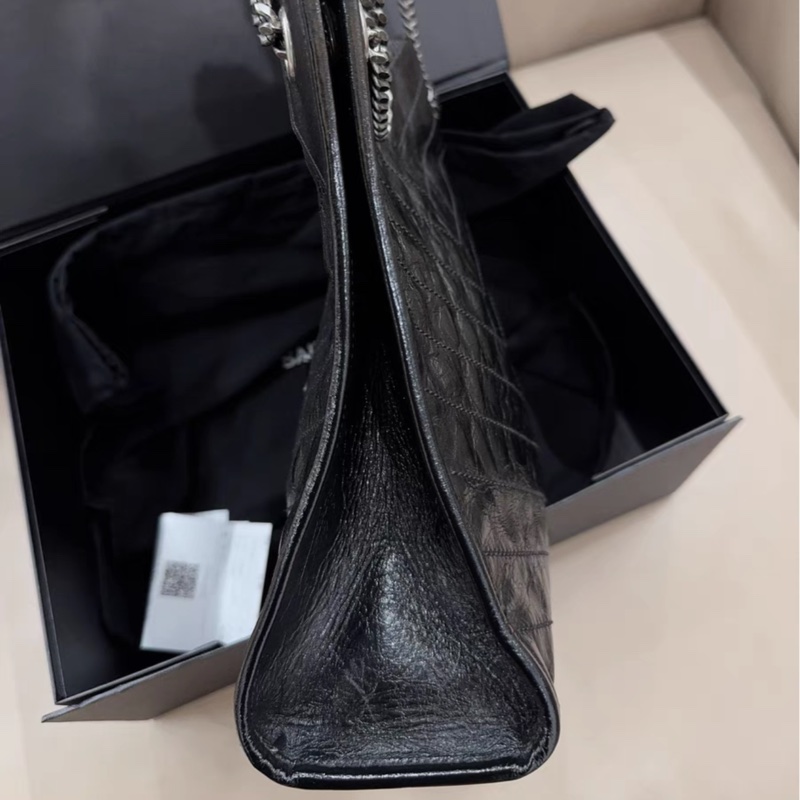 #🈶台灣購證 #🉑肩背 #櫃上🔟幾萬 Ysl Niki shopping bag黑銀油蠟牛皮托特包-8
