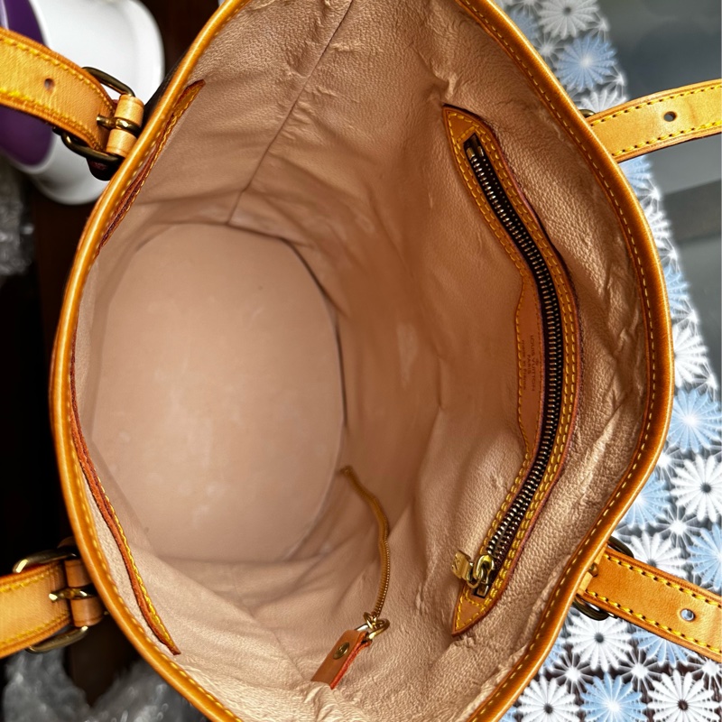 【法製經典】LV Monogram Bucket PM 水桶包、經典老花配蜜糖色植鞣革,法製 FL 序號,實用派首選!-18