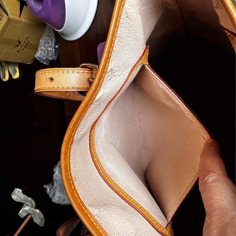 【法製經典】LV Monogram Bucket PM 水桶包、經典老花配蜜糖色植鞣革,法製 FL 序號,實用派首選!-19