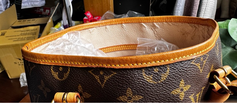 【法製經典】LV Monogram Bucket PM 水桶包、經典老花配蜜糖色植鞣革,法製 FL 序號,實用派首選!-39