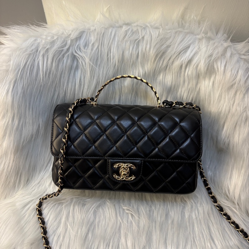 Chanel 黑羊皮淡金釦特殊水鑽手把下蓋包-0