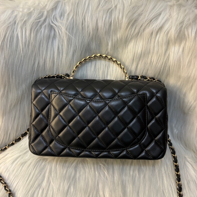 Chanel 黑羊皮淡金釦特殊水鑽手把下蓋包-5
