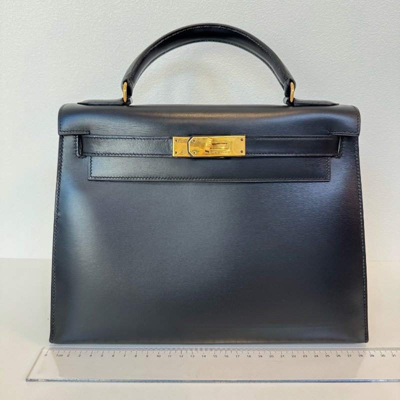 Hermès 愛馬仕 Kelly 28 黑金 Box 皮 圈 M 刻 1983 年 有肩帶有鎖具 尺寸:28*22*10cm-1