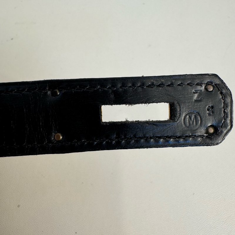 Hermès 愛馬仕 Kelly 28 黑金 Box 皮 圈 M 刻 1983 年 有肩帶有鎖具 尺寸:28*22*10cm-22