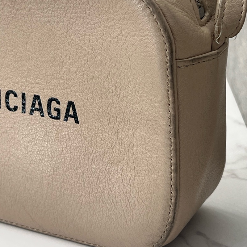 香緹國際精品 829 巴黎世家 奶茶色 相機包-2