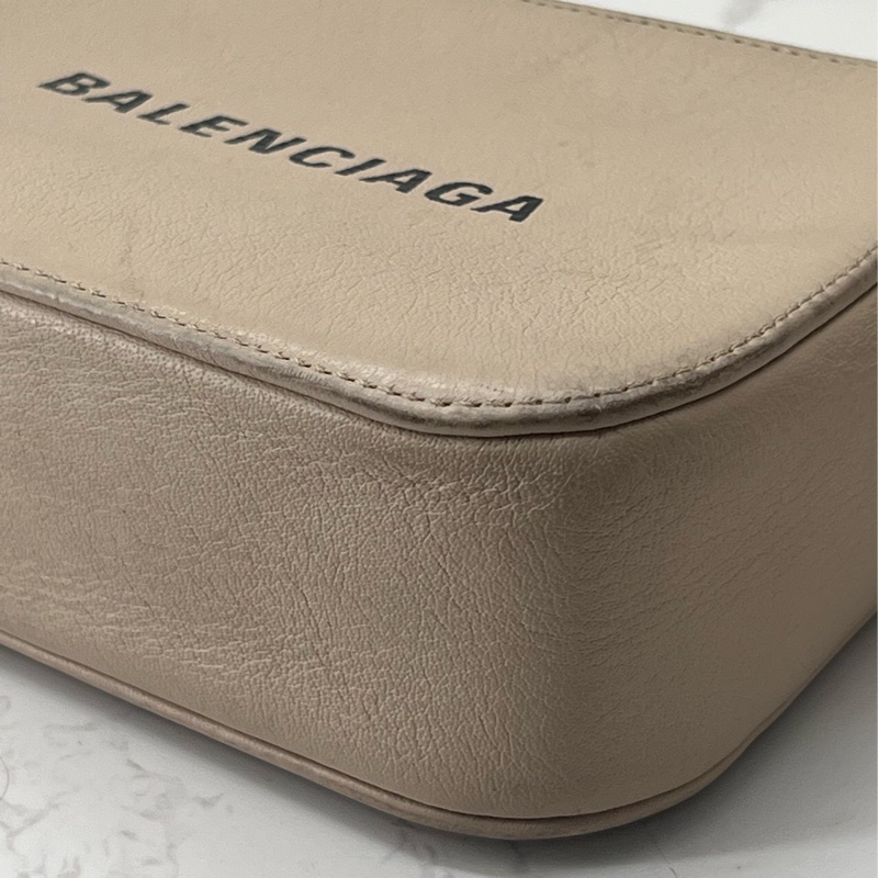 香緹國際精品 829 巴黎世家 奶茶色 相機包-5