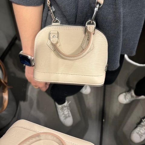 LV 水波紋貝殼包銀扣 Alma BB手提肩背斜背包芯片款23*18*11 98新配件鑰匙塵袋