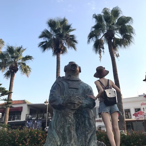 LV Lockme限量款後背包21*27  98新配件塵袋