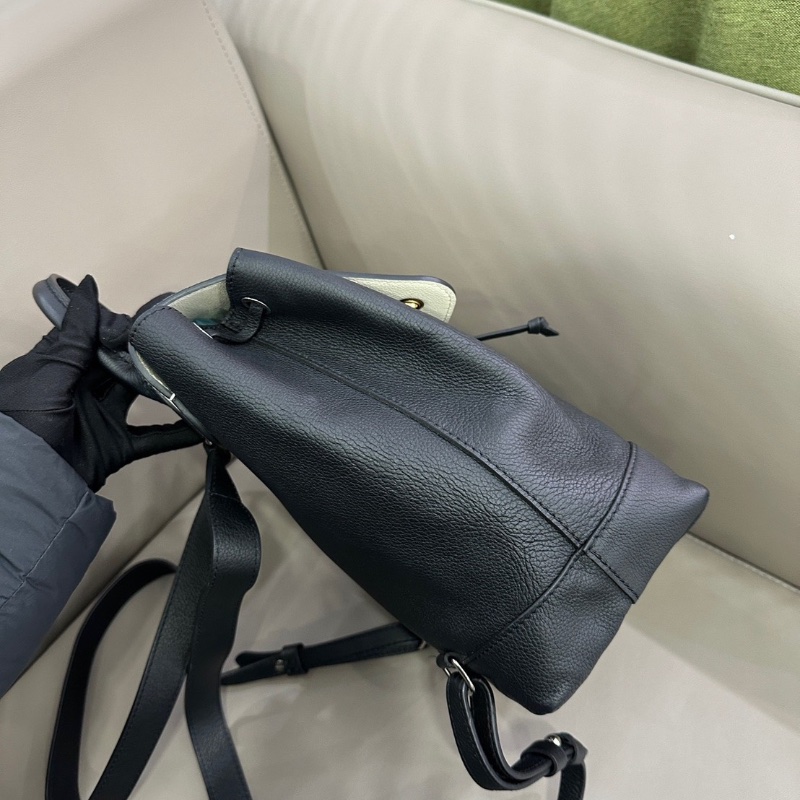 LV Lockme限量款後背包21*27 98新配件塵袋-3