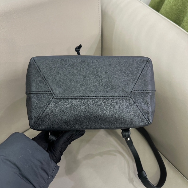 LV Lockme限量款後背包21*27 98新配件塵袋-4