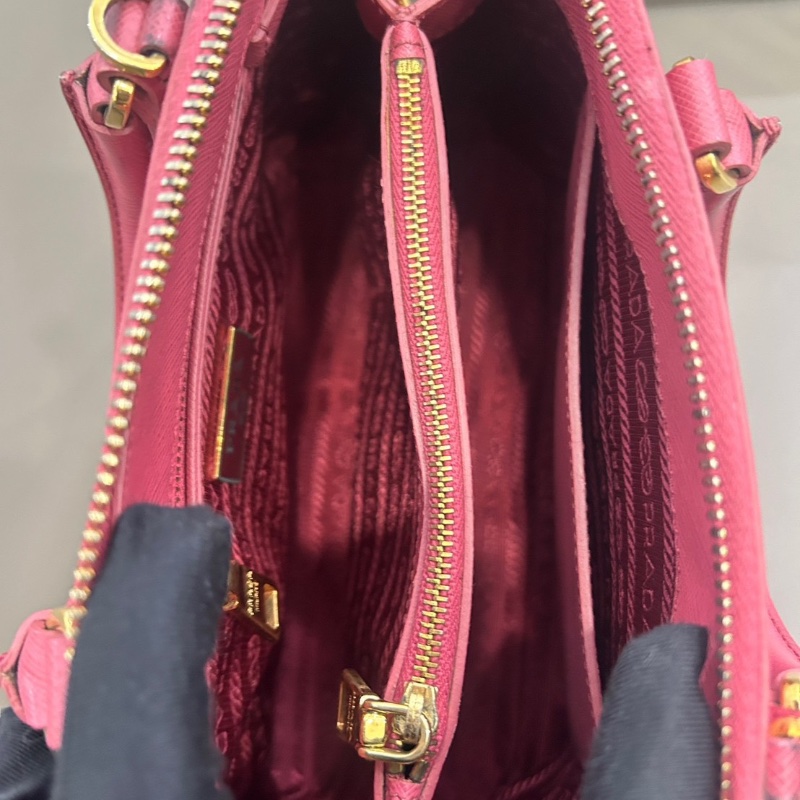 Prada 經典貝殼包手提包 粉色斜背包25.5*17.5cm   98新配件塵袋-3