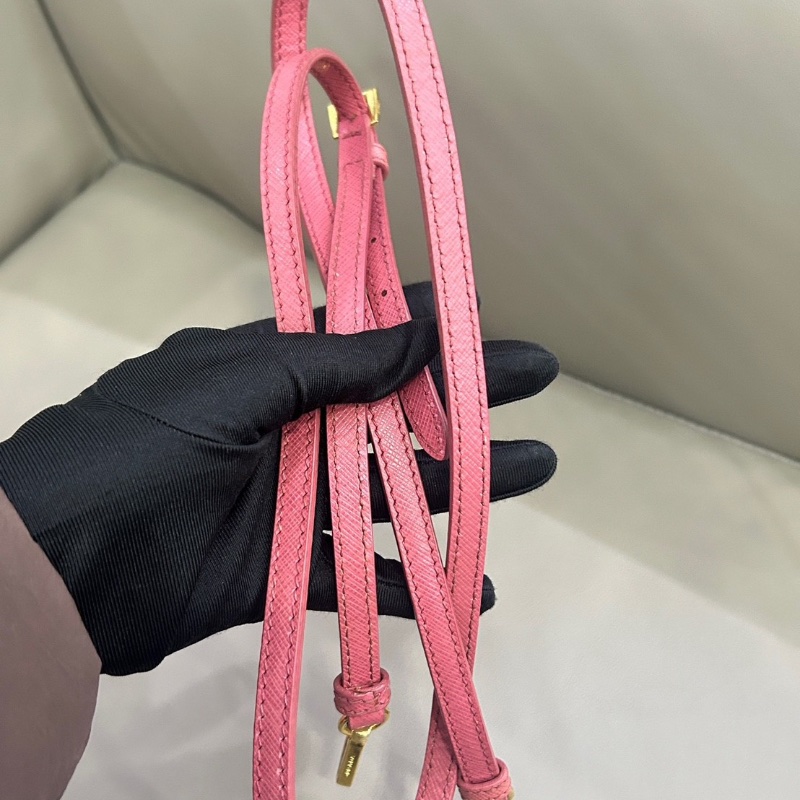 Prada 經典貝殼包手提包 粉色斜背包25.5*17.5cm   98新配件塵袋-7