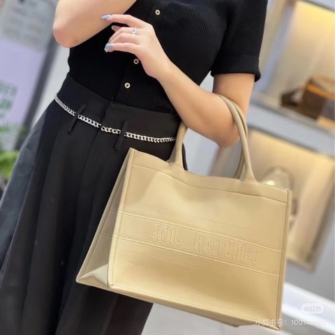 DIOR 全皮托特Book tote中號奶茶色 36*26*18cm 98新配件塵袋