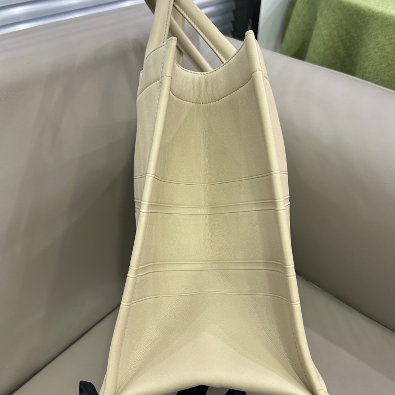 DIOR 全皮托特Book tote中號奶茶色 36*26*18cm 98新配件塵袋-6