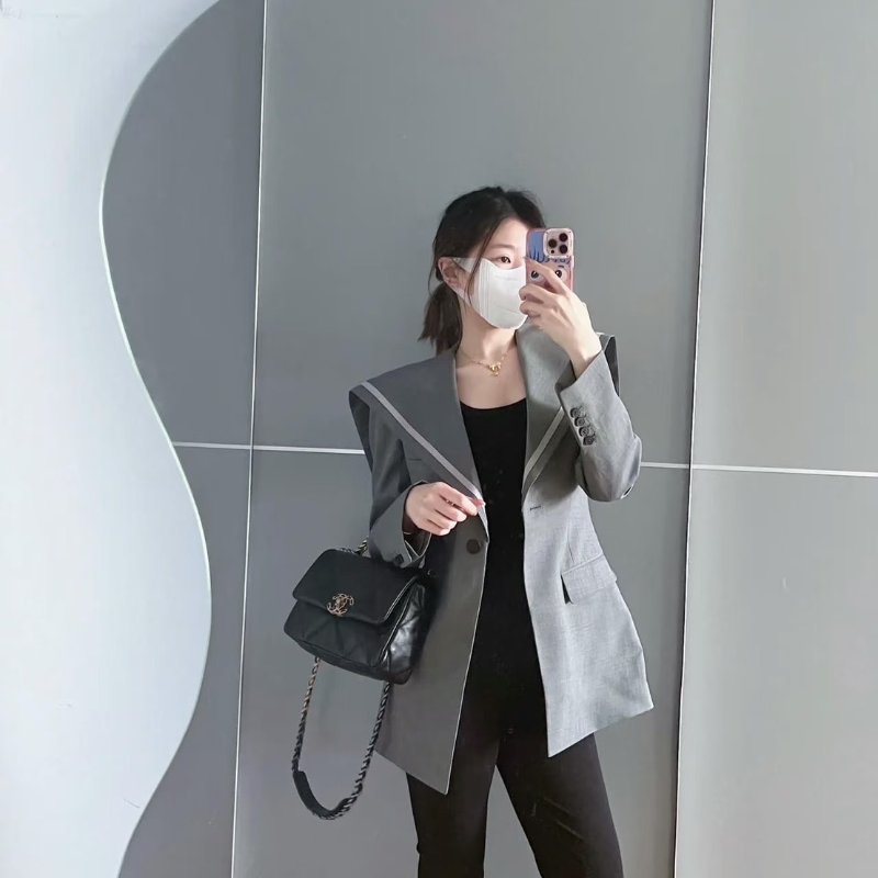 CHANEL 19 Bag 菱格紋羊皮手提肩背包 26 - 黑金30開-23
