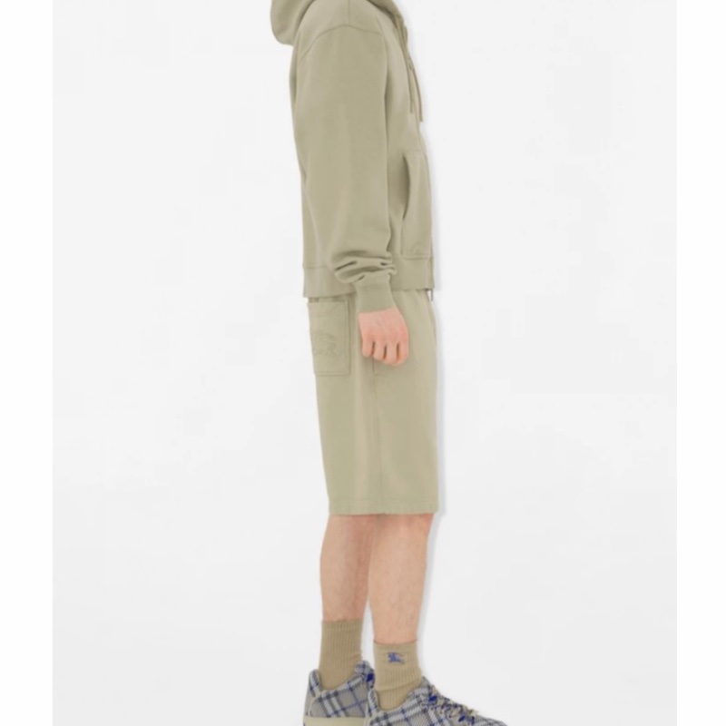 Burberry 男士 棉質拉鍊衛衣XXS XS S M L XL碼模特身高 189 CM,穿著 UK M 碼-2