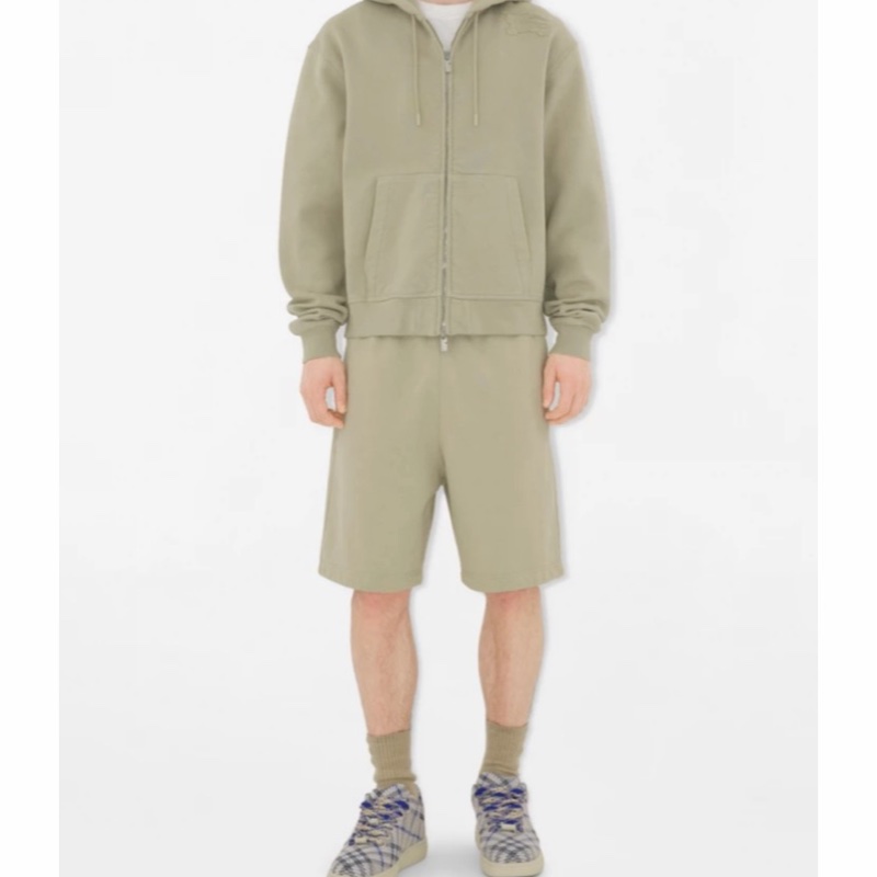 Burberry 男士 棉質拉鍊衛衣XXS XS S M L XL碼模特身高 189 CM,穿著 UK M 碼-4