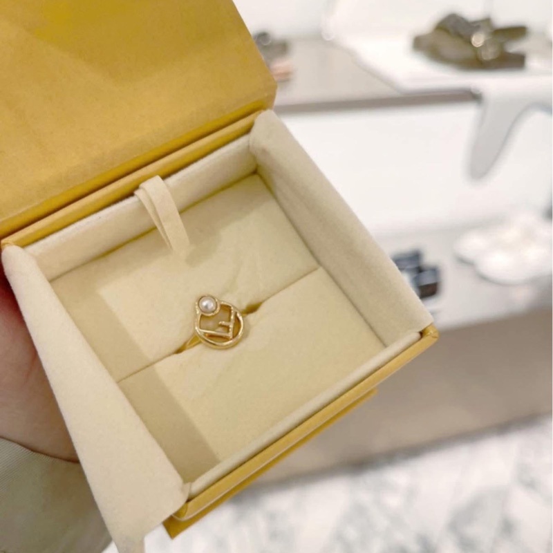 fendi全新珍珠款戒指尺寸L-0