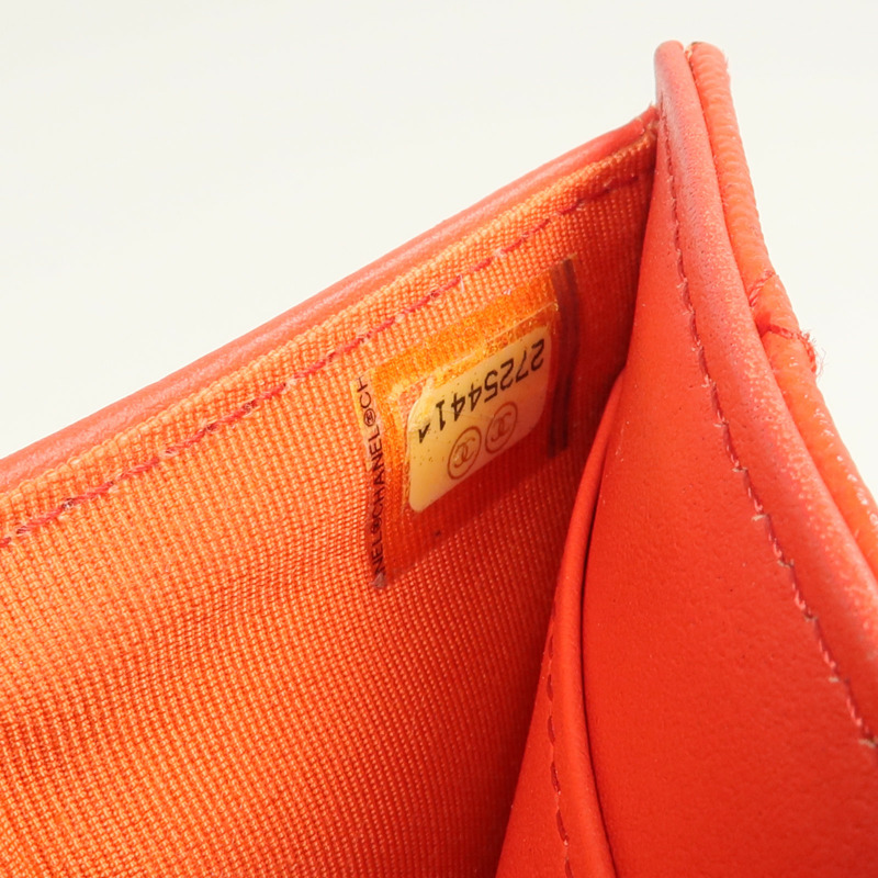 CHANEL 牛皮皮革Wallet金扣錢包-13