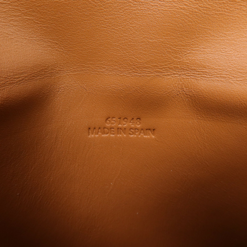 LOEWE 牛皮皮革Mini Heel Pouch肩背袋-13