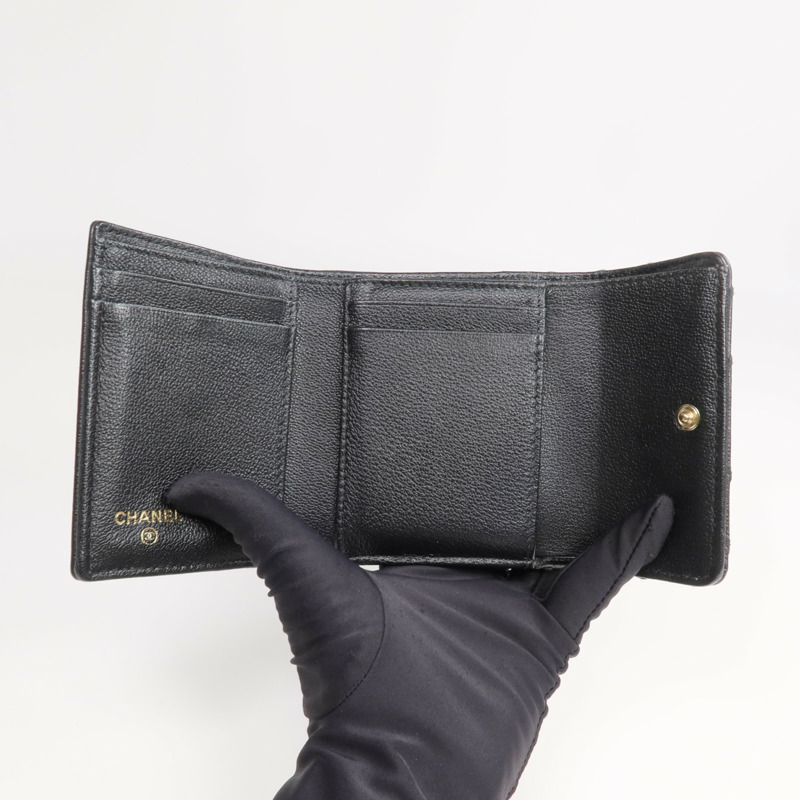 CHANEL 牛皮皮革Wallet金扣錢包-11