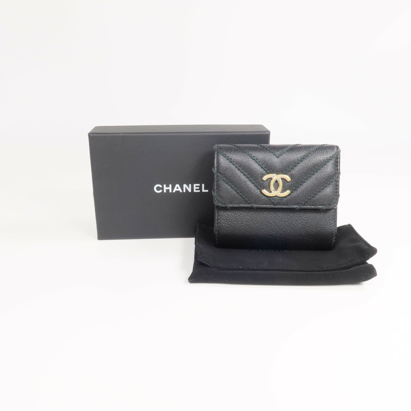 CHANEL 牛皮皮革Wallet金扣錢包-15