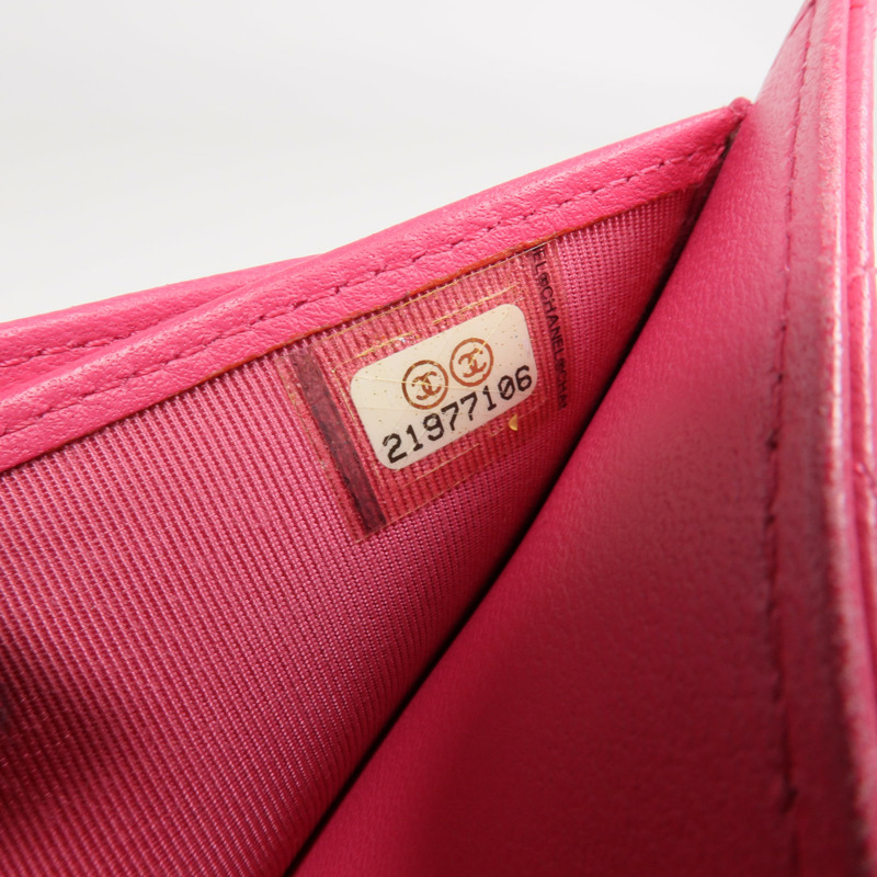 CHANEL 羊皮皮革Wallet金扣錢包-9