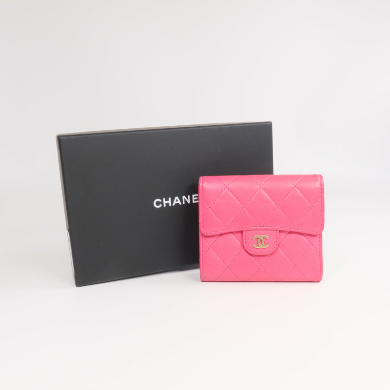 CHANEL 羊皮皮革Wallet金扣錢包-17