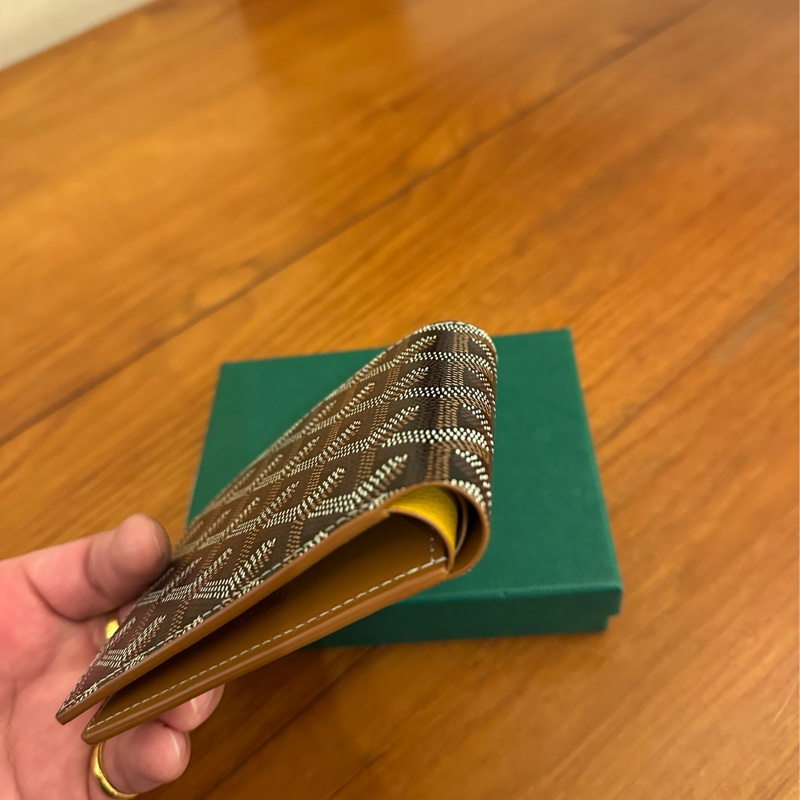 GOYARD咖花紋對開短夾-16