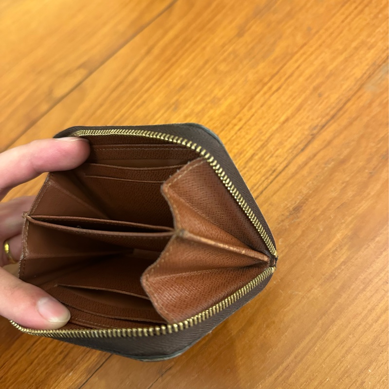 LV 花紋ㄇ拉零錢包-8