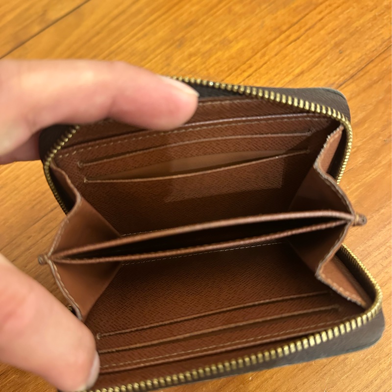 LV 花紋ㄇ拉零錢包-11