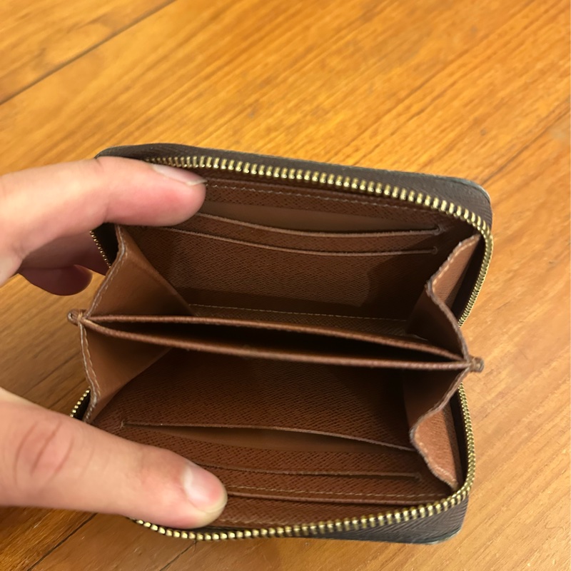 LV 花紋ㄇ拉零錢包-14