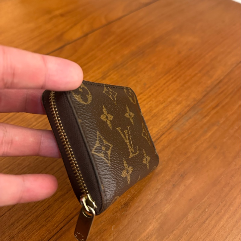 LV 花紋ㄇ拉零錢包-19
