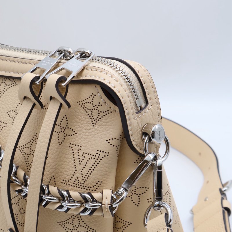 LOUIS VUITTON Hand it all - PM奶油白-6