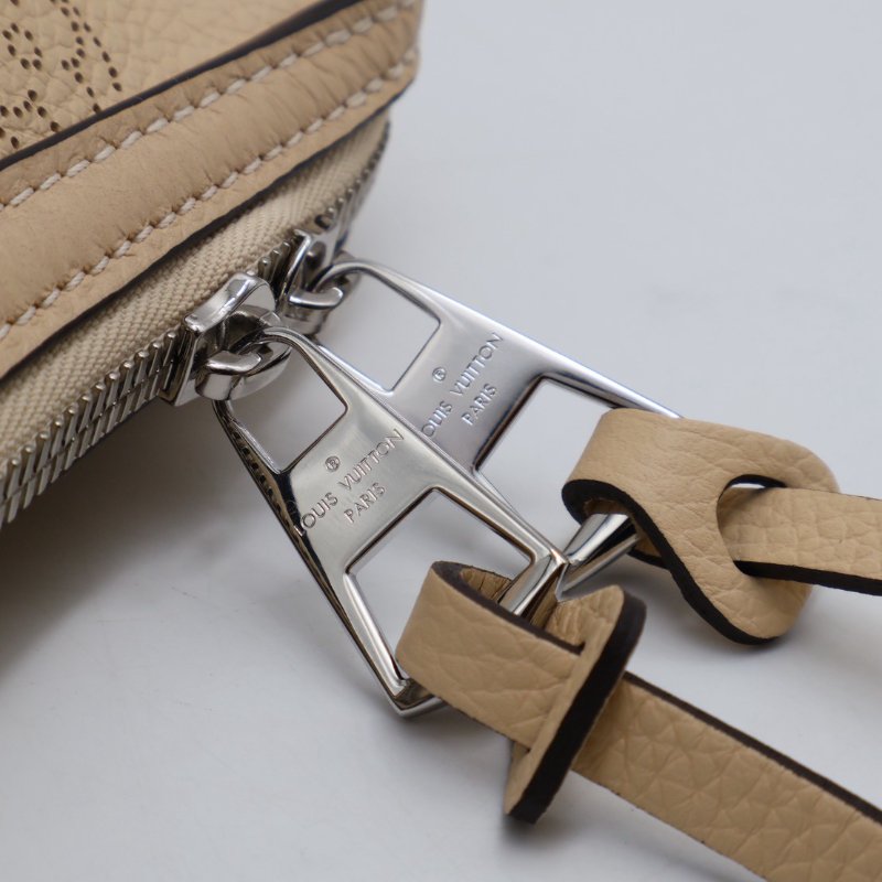 LOUIS VUITTON Hand it all - PM奶油白-11