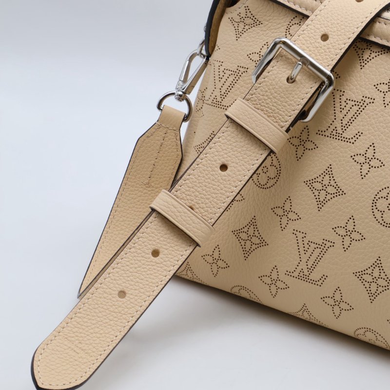 LOUIS VUITTON Hand it all - PM奶油白-13