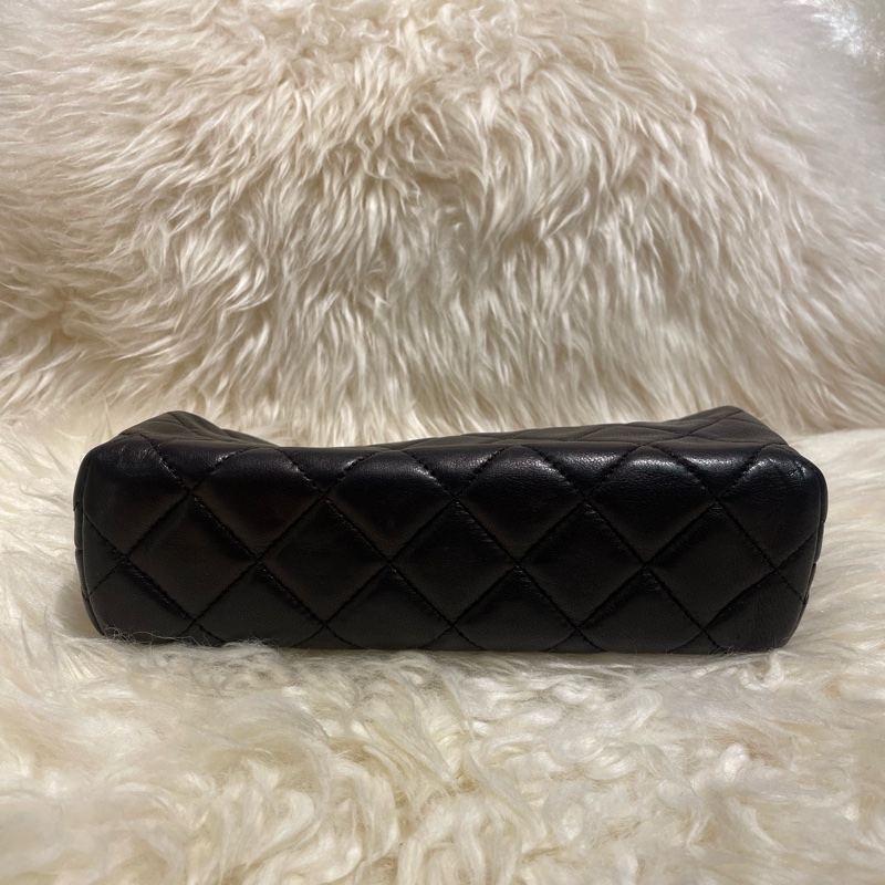 Chanel 黑色羊皮化粧包-8