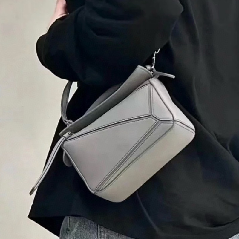 ✨Loewe mini puzzle 灰色 98新🩶-1