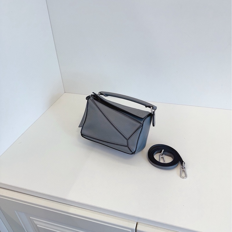 ✨Loewe mini puzzle 灰色 98新🩶-4
